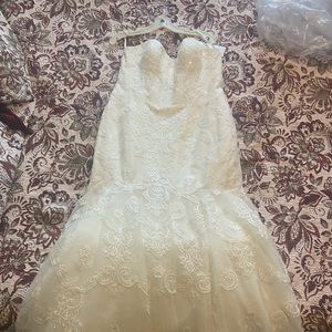 Galina Signature Wedding Dress from David’s Bridal (Size 14 Ivory Color) New